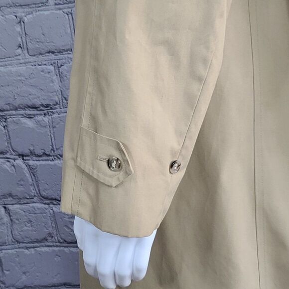London Fog Tan Poly/Cotton Overcoat, Size 44R - Picture 4 of 9